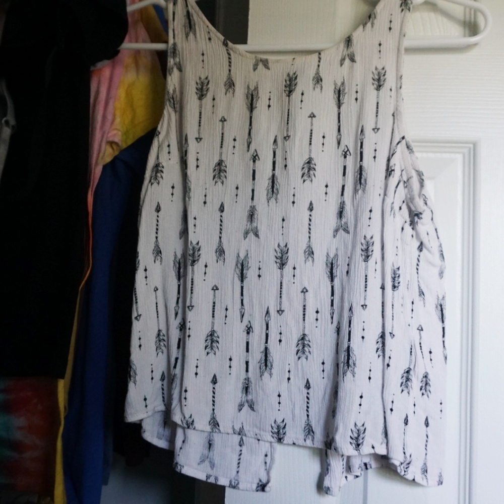 Bow & Arrow Sleeveless Shirt